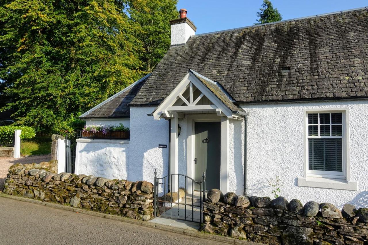 Ross Lodge Comrie Eksteriør bilde